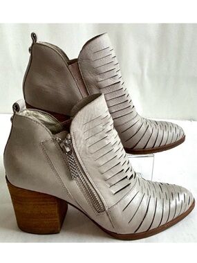 Donald J Pliner Elton Leather Cut Out Ankle Boots Pale Pink Gray Size 6M